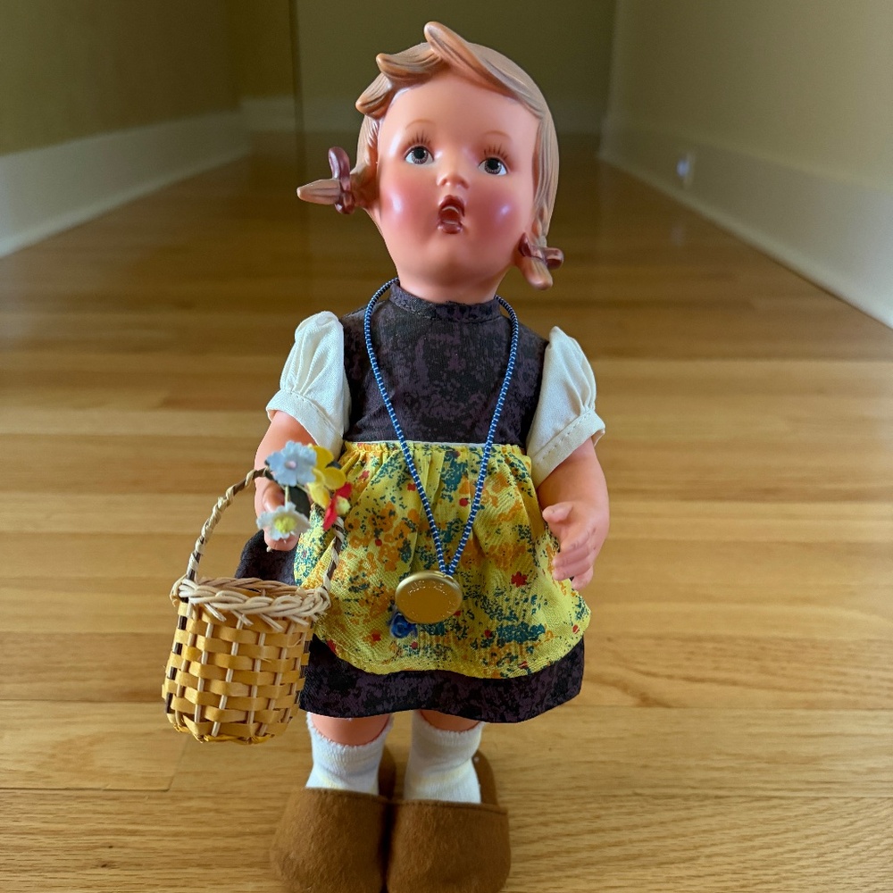 Goebel Hummel Vinyl Doll Gretl Series 1700 Clothes Tag Vintage